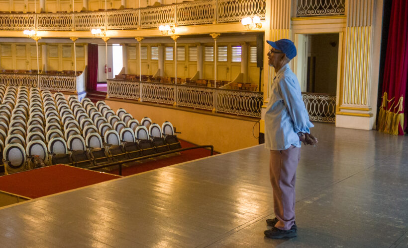 Este lunes el Teatro Sauto cumplió 163 años, en fecha que también es el Día del Técnico de la Escena.