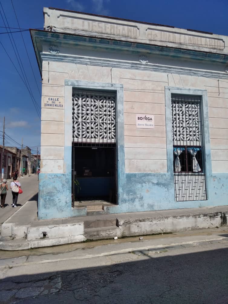 Bodega Sierra Maestra donde Lian Alejandro García Fernández tiene asignada la leche