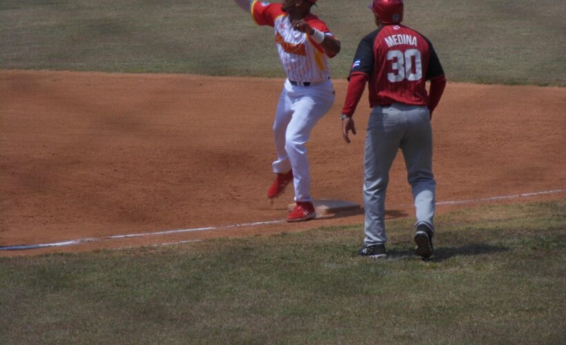 Matanzas mantiene invicto en Liga Élite del béisbol cubano 