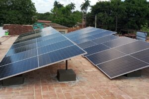 Fortalece Unión de Reyes sus comunicaciones con energía solar