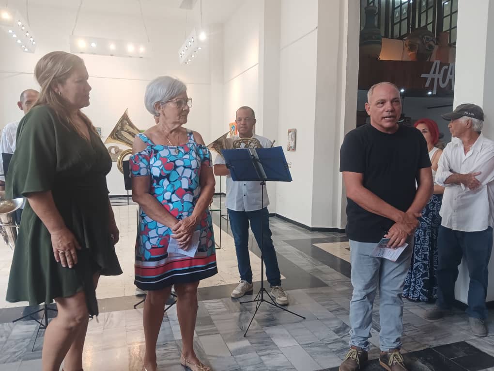 Acaa, la familia en la artesanía