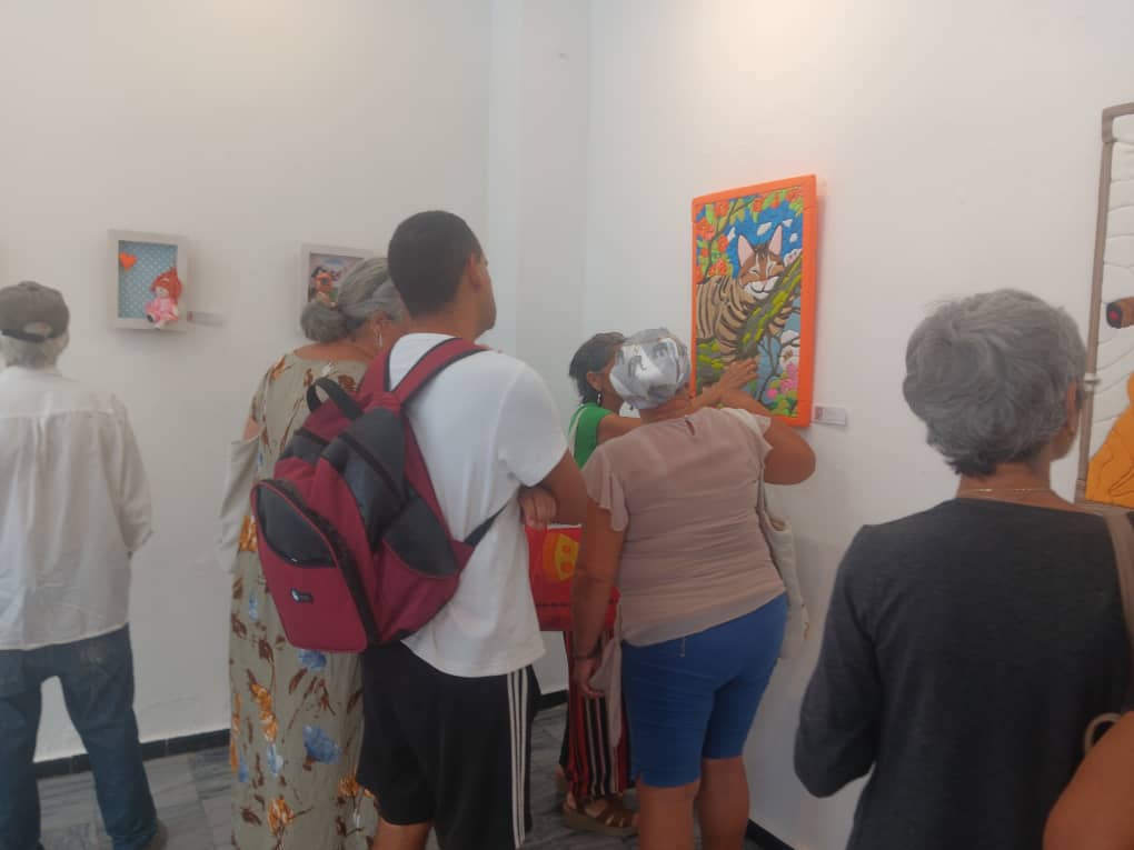 Acaa, la familia en la artesanía