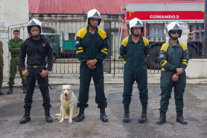 Bomberos y rescatistas: el ejercicio de salvar vidas. Foto: Izet Morales