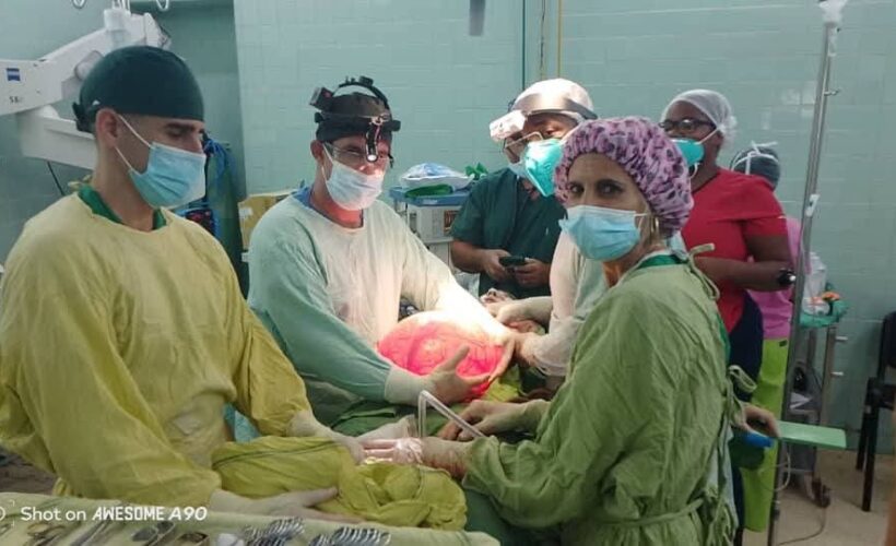 Extraen quiste mesentérico de 10 kilogramos en Hospital Pediátrico de Matanzas
