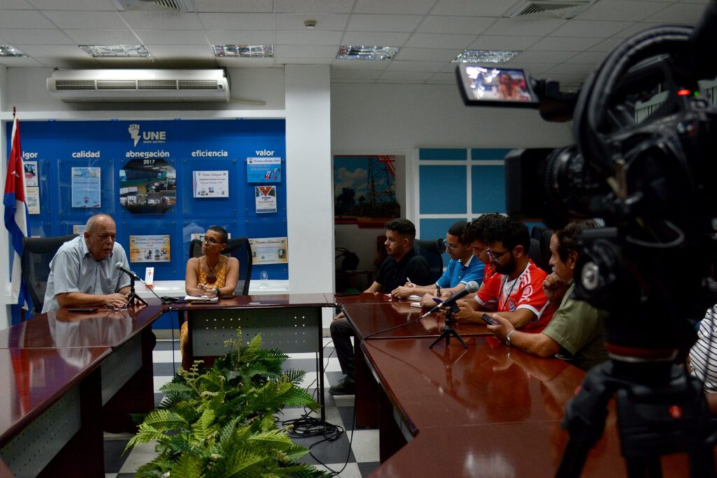 Vicente de la O Levy, titular del Ministerio de Energía y Minas, ofrece a la prensa cubana, pormenores sobre la actual situación electro energética en el país, en la sede del organismo, en La Habana; Cuba, el 13 de mayo de 2026. ACN FOTO/Omara GARCÍA MEDEROS/ogm