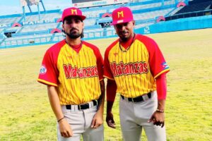 Lanzador Yadier Garay, a la derecha. Foto: tomada del perfil de Facebook: Bitácora del Pirata