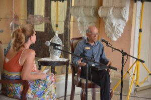 Conversando con un sabio del Renacimiento en la época contemporánea: Ercilio Vento Canosa. Fotos: Carrete Producciones