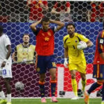 España decepciona en su debut