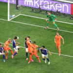 Gol del empate de Japón frente a Países Bajos. Foto: tomada de www.fifa.com