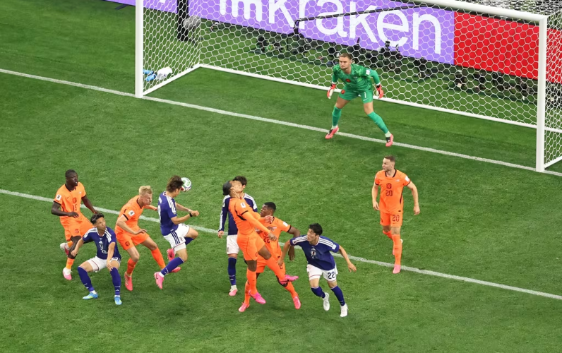 Gol del empate de Japón frente a Países Bajos. Foto: tomada de www.fifa.com