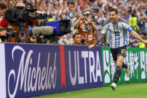 Lionel Messi celebra en partido de Argentina frente a Austria. Foto: tomada de fifa.com
