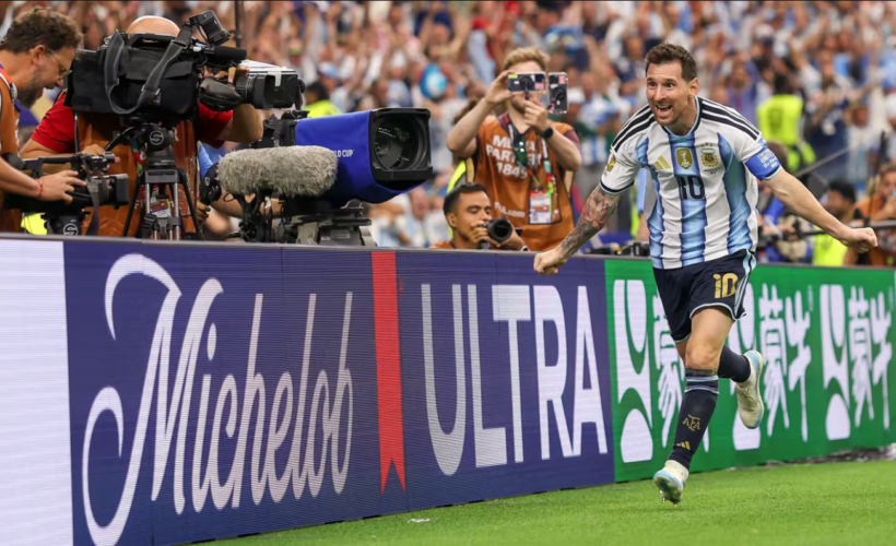 Lionel Messi celebra en partido de Argentina frente a Austria. Foto: tomada de fifa.com