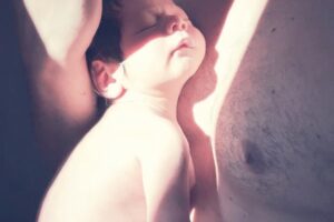 El padre que sostiene los mundos