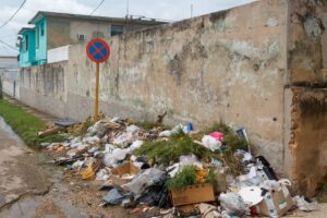 Entre el asfalto y el esfuerzo: La lucha contra la basura en Matanza
