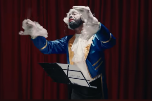 Un tin de ópera en medio del reparto