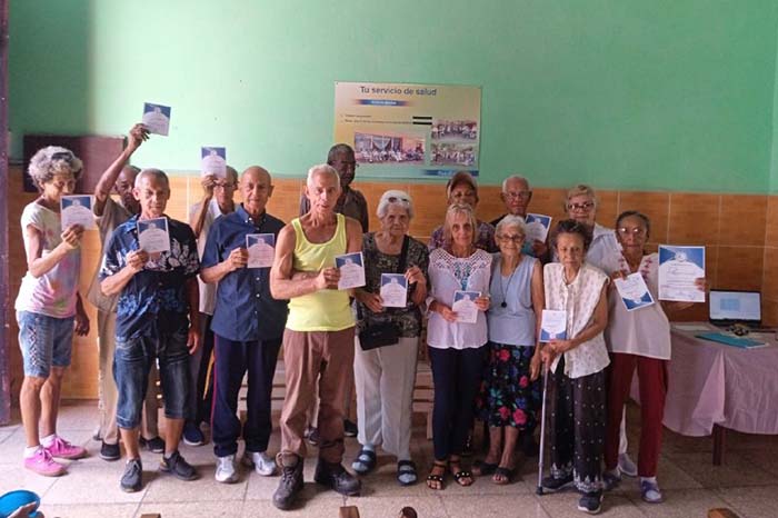 Conectada con Fidel, graduación de la Cátedra del Adulto Mayor