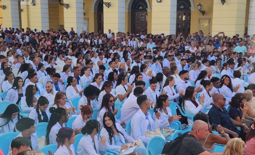 Universidad de Ciencias Médicas matancera celebra su graduación