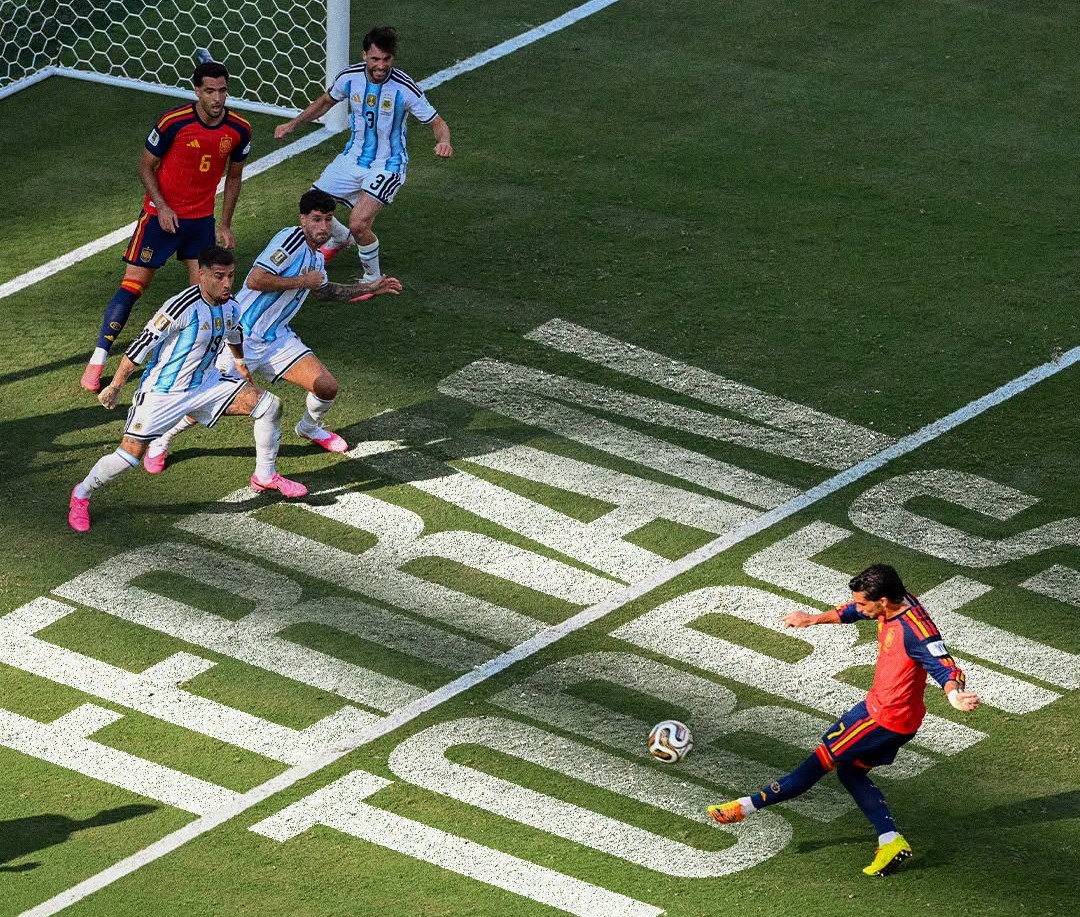 España gana Copa Mundial de Fútbol con gol de Ferrán. Foto: tomada de la página de Facebook de la FIFA