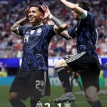 Argentina remonta a Inglaterra y defenderá su corona mundial ante España