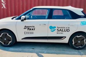 Arriban a Matanzas diez taxis eléctricos para fortalecer el servicio de hemodiálisis