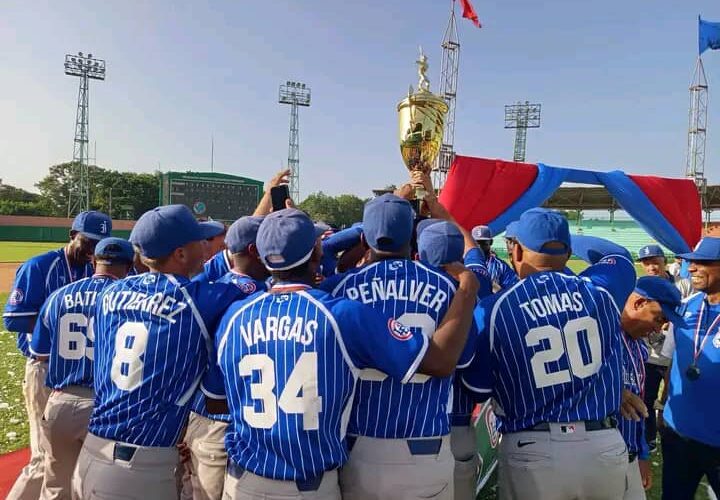 El león vuelve a ser rey de la selva 