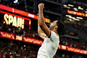 Merino decide en el descuento y España elimina a Portugal del Mundial