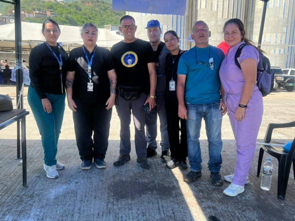 Devolver el nombre: la misión de un antropólogo entre los escombros de La Guaira