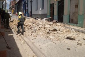 APARTADO 1433: Violaciones, derrumbe, muros sueltos y mucho peligro