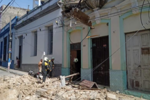 APARTADO 1433: Violaciones, derrumbe, muros sueltos y mucho peligro