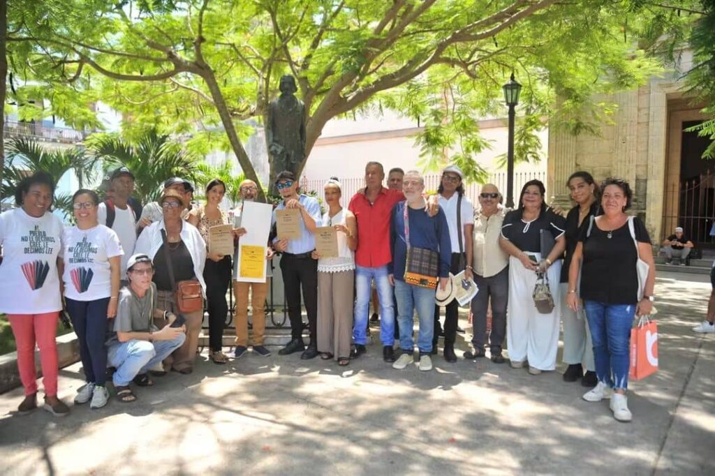 Una pianista en el territorio de los poetas