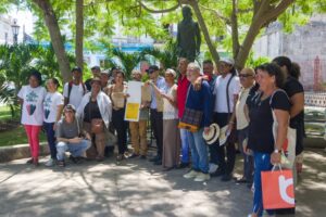 Concurso Debate Milanés y la poesía como pulpa y bronce