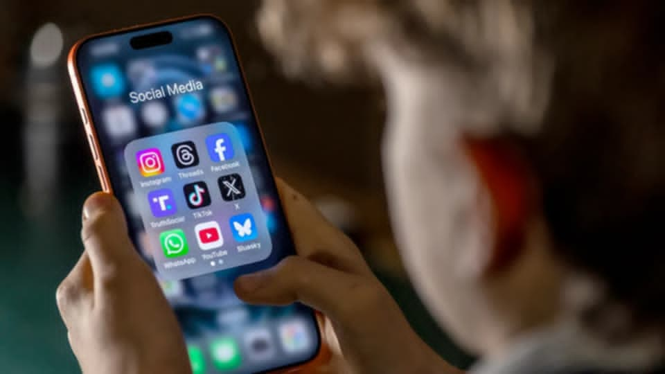 A Contragolpe: El veneno digital o cómo se fabrica el consenso que necesita el imperio