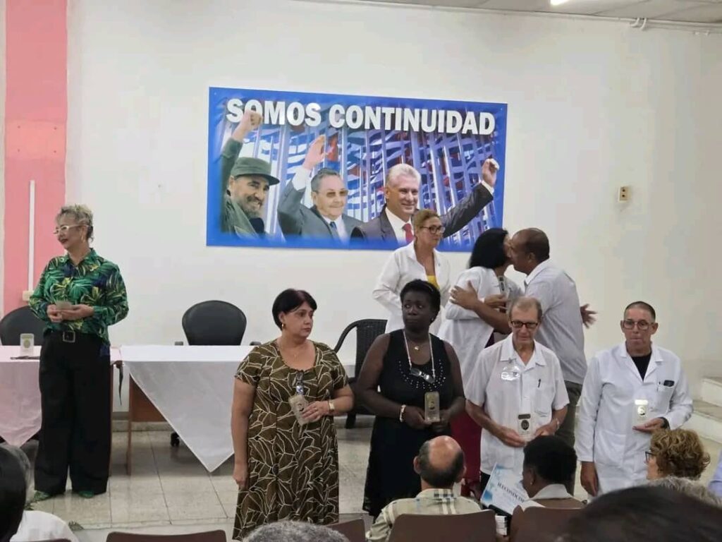 Graduados de máster en Educación Médica en Matanzas