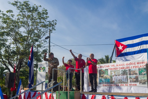 Entregan a Hospital Militar Dr. Mario Muñoz Monroy Premio del Barrio