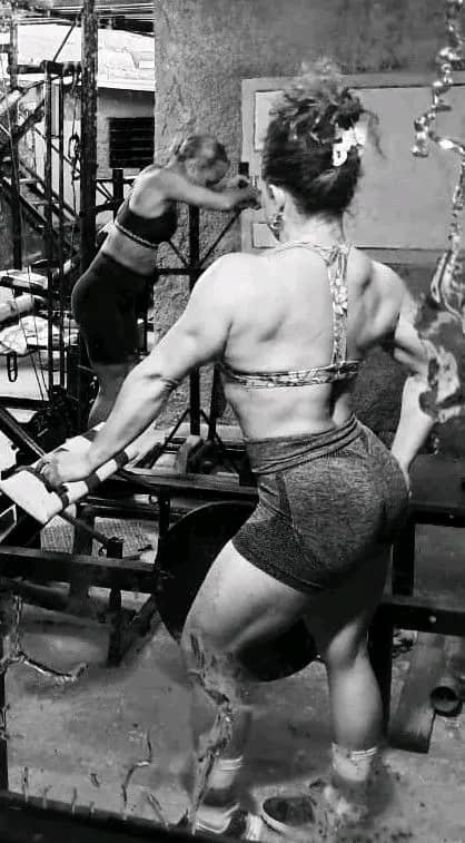 Entre pesas y pasarelas: el testimonio de una campeona