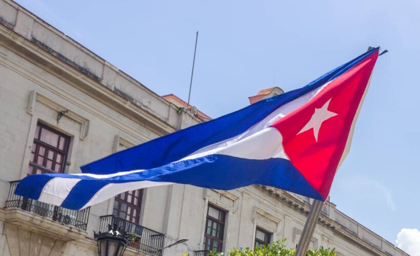 Cámara Viva: La bandera es la patria