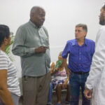 El recorrido de Esteban Lazo Hernández, miembro del Buró Político y Presidente de la Asamblea Nacional del Poder Popular, junto a los máximos dirigentes del Partido y el Gobierno en la provincia, incluyó la visita a la institución donde brindan el servicio para el Alivio del Dolor. Fotos: Raúl Navarro e Izet Morales
