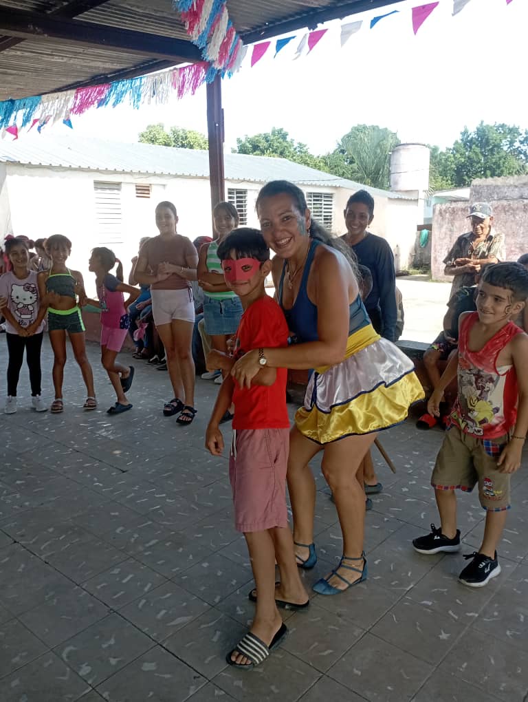 Comunidad Oliva festeja aniversario 66 de los CDR con arte y participación popular