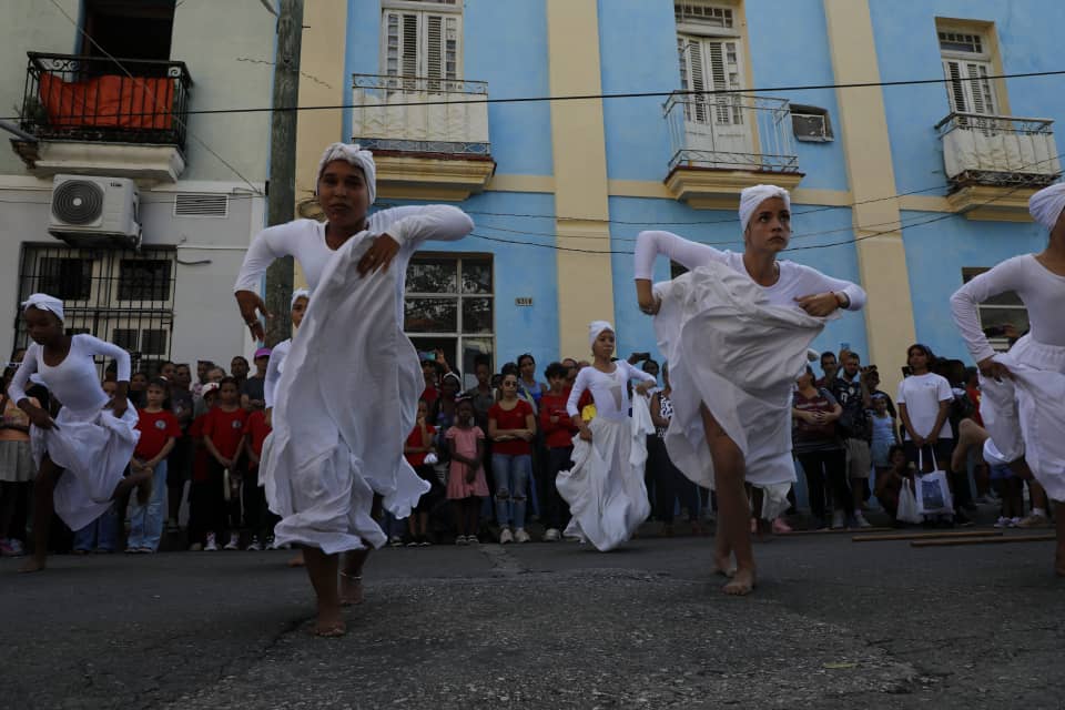 Comienza en Matanzas Semana de la Cultura con un pasacalles ruidoso, alegre, invitador...