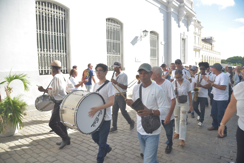 Comienza en Matanzas Semana de la Cultura con un pasacalles ruidoso, alegre, invitador...