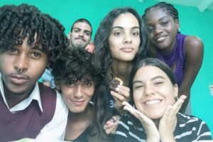 Colegio universitario recibe quinta generación de amantes del Periodismo