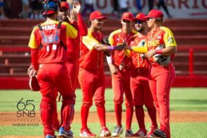 Dueñas, del béisbol chino al box del Victoria de Girón