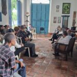 Los poetas Leymen Pérez García, Luis Lexandel Pita García y Hugo Hodelín Santana fueron los encargados de ofrecer este lunes un recital de poesía en Ediciones Vigía. Foto: Hugo García