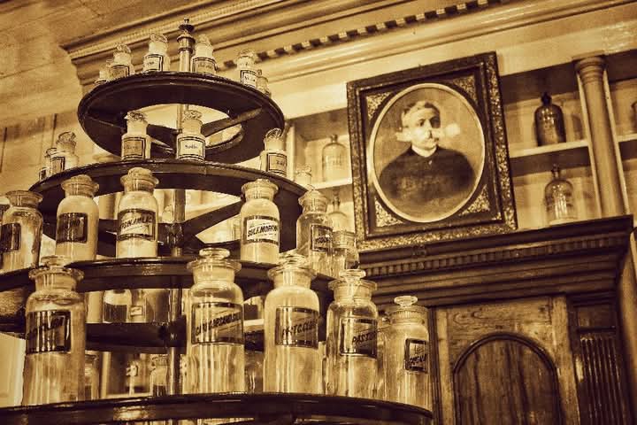 Postales Matanceras: Jarabe de hormigas y aceite de escorpión en el Museo Farmacéutico de Matanzas