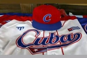 Dos cocodrilos jóvenes rumbo al Premundial de béisbol 