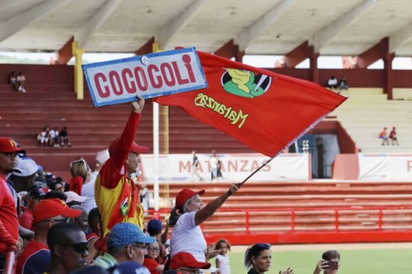 Acoge estadio matancero inauguración de 65 Serie Nacional
